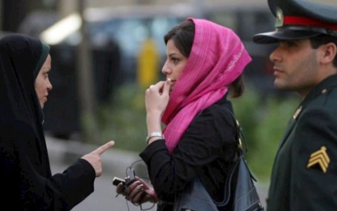 В Иране полиция нравов начала брать взятки с женщин - ФОТО
