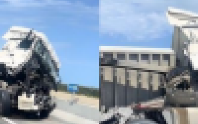 На автотрассе Баку - Губа грузовик врезался в бетонное ограждение - ВИДЕО