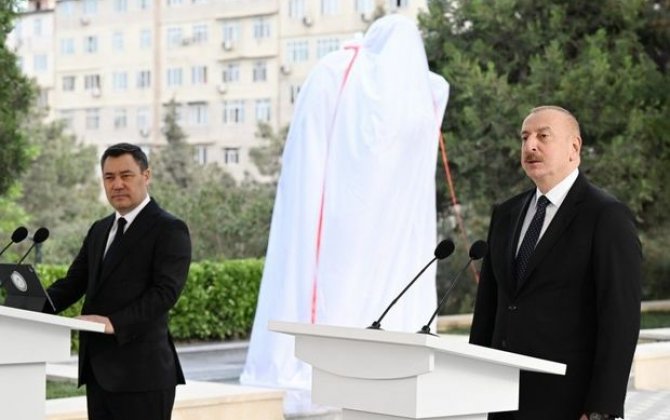 Ильхам Алиев и Садыр Жапаров приняли участие в открытии памятника Чингизу Айтматову в Баку - ОБНОВЛЕНО + ФОТО
