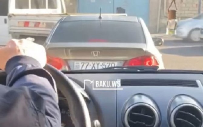 На бакинской улице два года не работает светофор - ВИДЕО