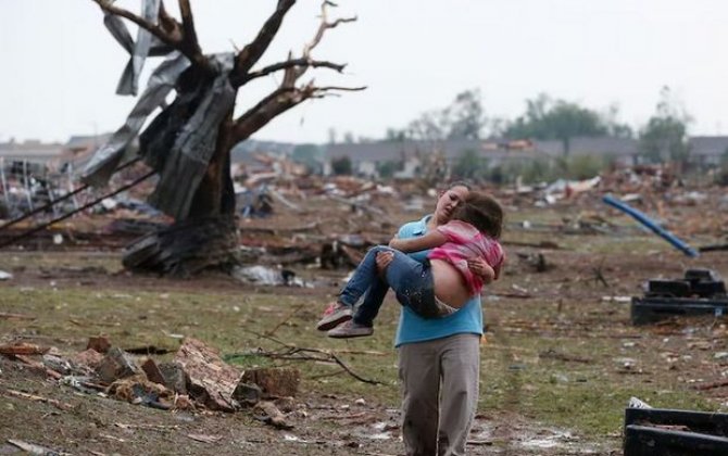ABŞ-də şəhəri viran qoyan tornadonun qorxunc nəticələri: Ölənlər var - VİDEO