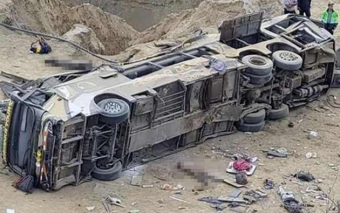 Peruda avtobus uçuruma düşüb, 20-dən çox adam ölüb