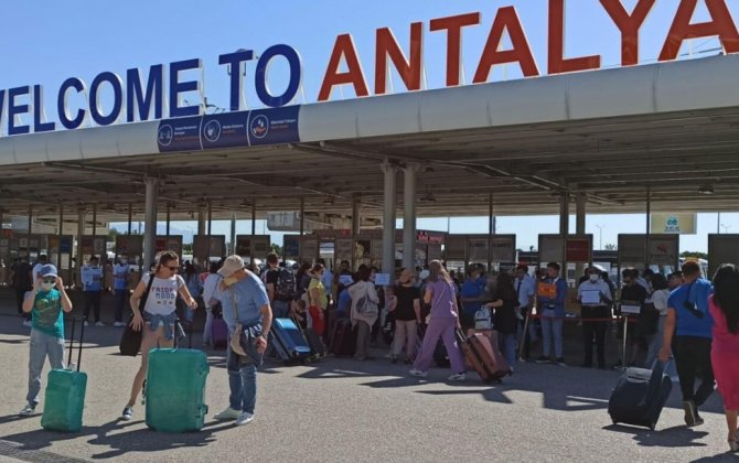 Россияне заняли только третье место по числу прибывших в Турцию туристов с начала года