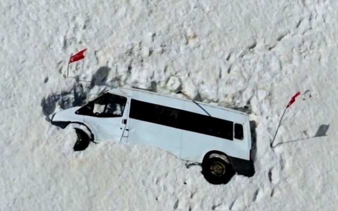 Qar uçqunu altında qalan mikroavtobus dörd ay sonra tapıldı - VİDEO
