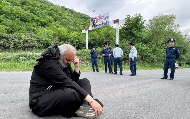 Qazaxla həmsərhəd bu kəndə giriş bağlandı...-Polis yalnız yerli sakinləri buraxır...-FOTOLAR