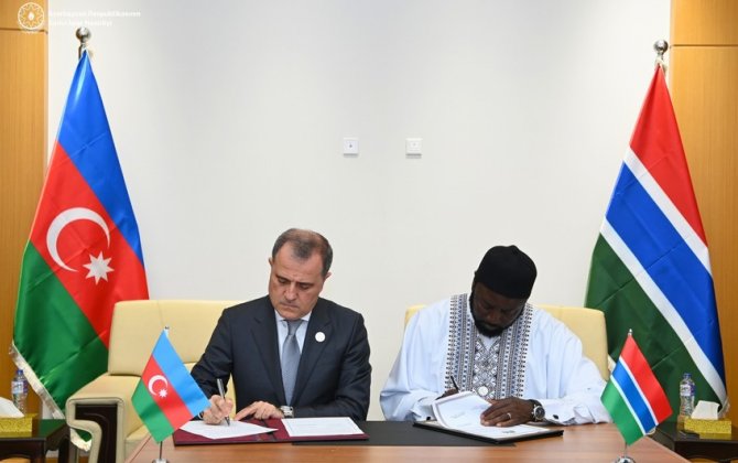 Азербайджан и Гамбия отменили визовый режим для обладателей диппаспортов