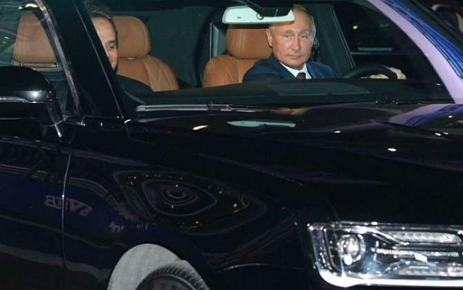 Vladimir Putinin yeni avtomobili nümayiş olundu - VİDEO
