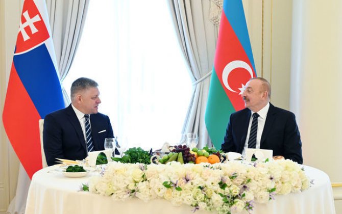 От имени Президента Азербайджана дан официальный обед в честь премьер-министра Словакии