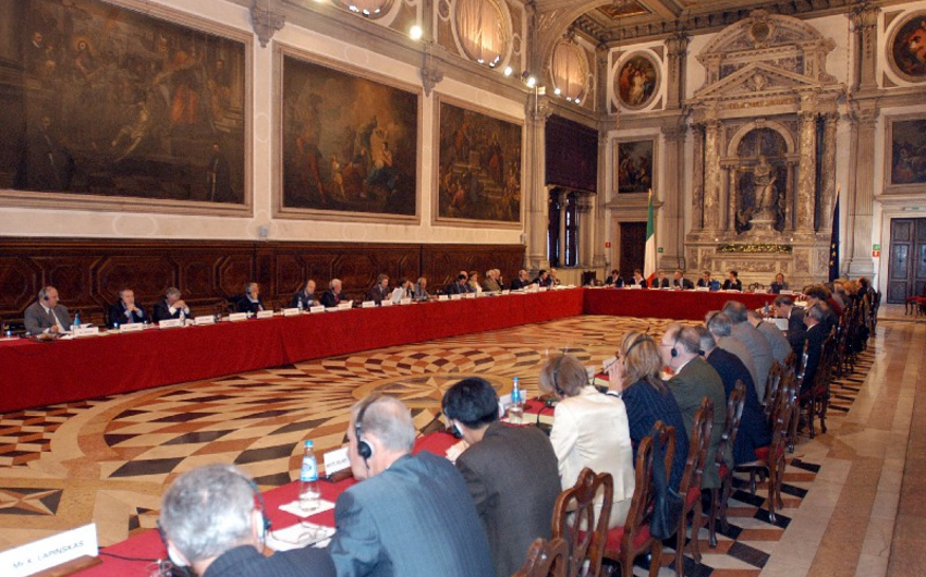 Gürcüstanda Venesiya Komissiyasının xarici agentlər haqqında qanunla bağlı rəyi tənqid edilib