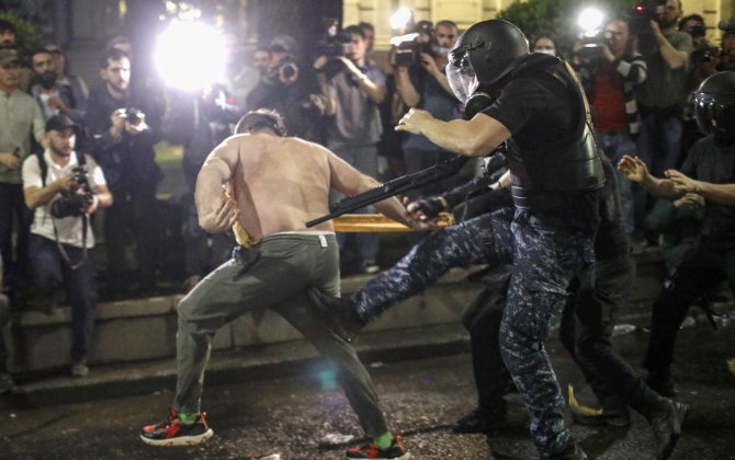 “Rusiya Ukraynadakı savaşda azca dirçələn kimi, onun vassalları da öz xalqlarına qarşı aqressivləşir...”-Ekspert