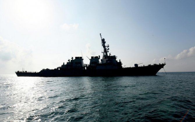 СМИ: Хуситы атаковали два американских эсминца в Красном море
