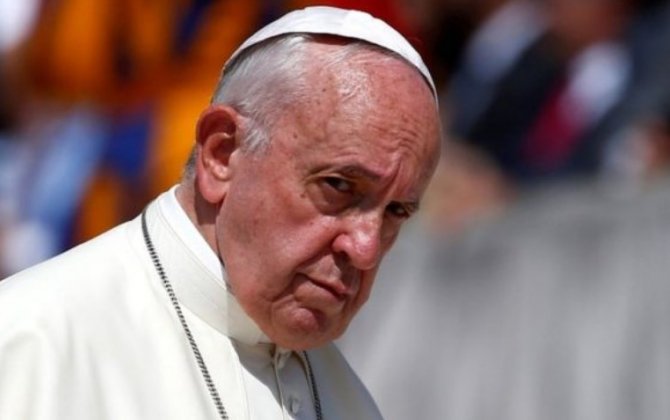 В Ватикане извинились за гомофобное оскорбление папы Римского