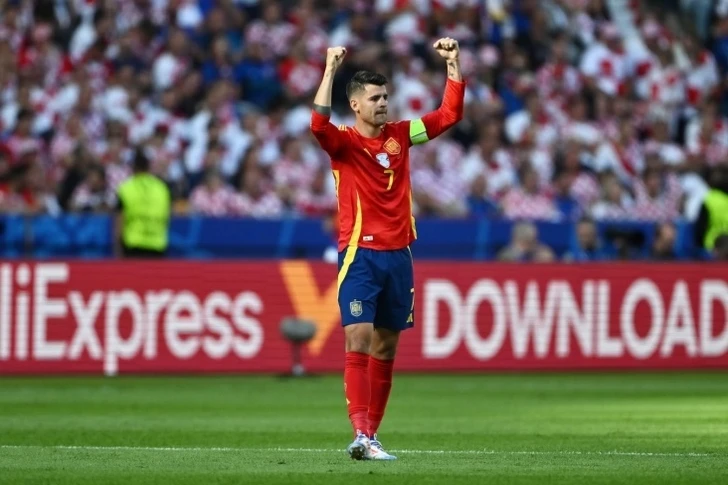 Испания громит Хорватию в матче первого тура чемпионата Европы-ВИДЕО