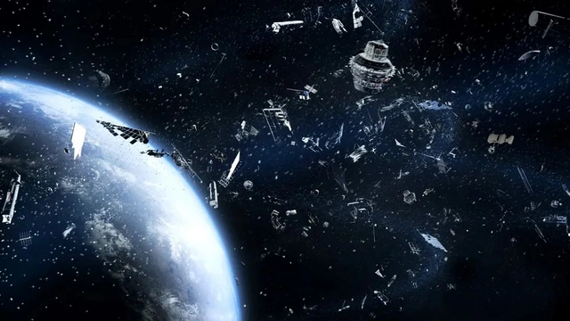 NASA могут заставить заплатить за космический мусор, проломивший крышу дома в США-ФОТО