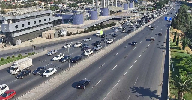 На каких улицах Баку наблюдаются транспортные заторы?-ФОТО