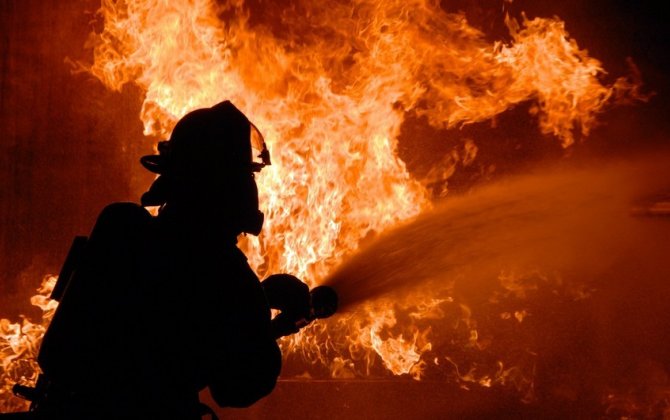 В Лянкяране 90-летняя женщина погибла при пожаре в жилом здании