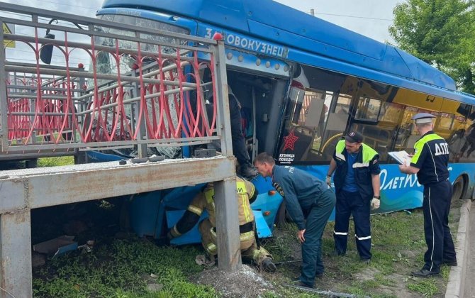 В Кузбассе число пострадавших в ДТП с автобусом выросло до 17 человек