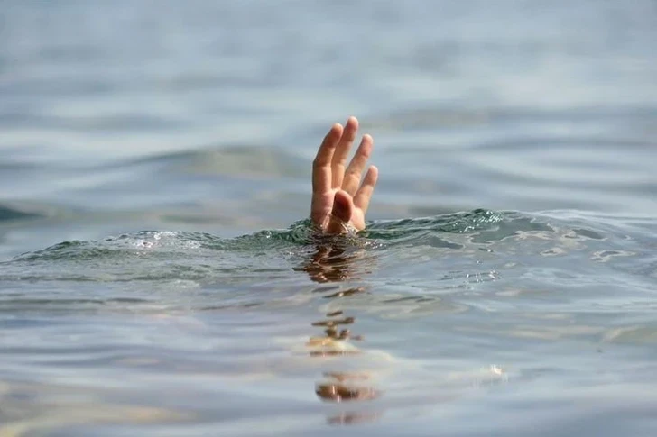 В Кюрдамире в озере утонул человек