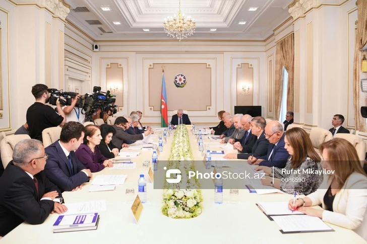 Началось заседание ЦИК Азербайджана в связи с внеочередными парламентскими выборами-ФОТО