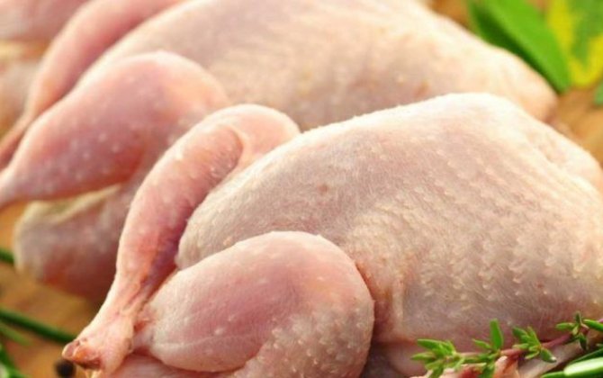 Азербайджан отправил в Россию и Беларусь 300 тонн замороженной курятины