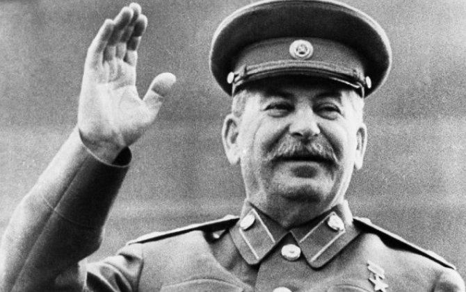 Stalinin avtomobil hədiyyə etdiyi cərrah – həmkarları onu “qızıl əllər” adlandırıb...  