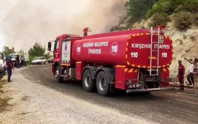 İzmirdə meşə yanğını: Dörd təyyarə və beş helikopter cəlb olundu 