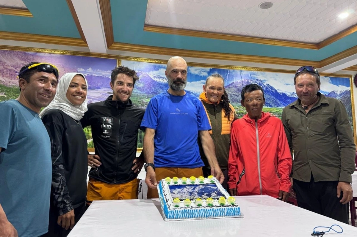 Азербайджанский альпинист покорил девятую вершину мира-ФОТО