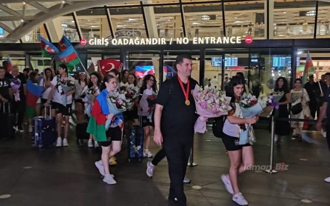 Азербайджанские баскетболистки, ставшие чемпионами Европы, вернулись на Родину-ФОТО
