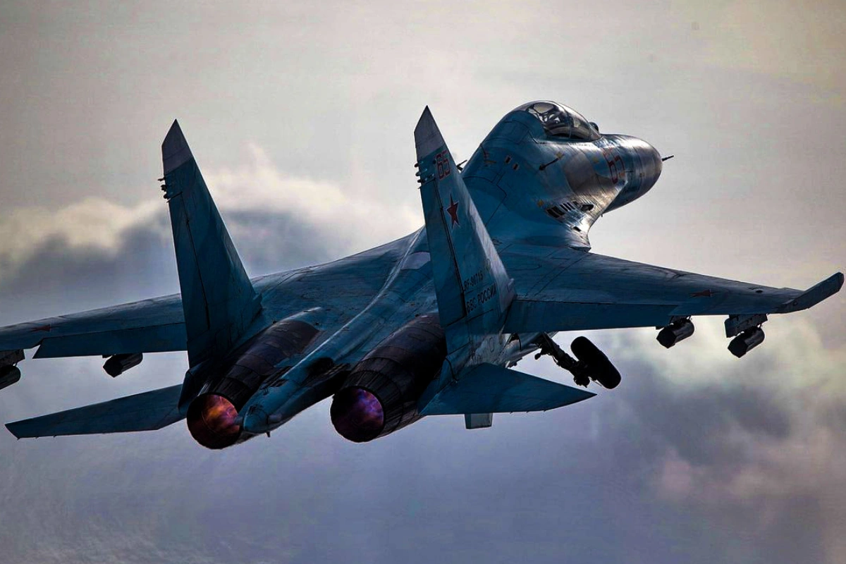 Самолет ВВС Великобритании замечен в небе над Украиной