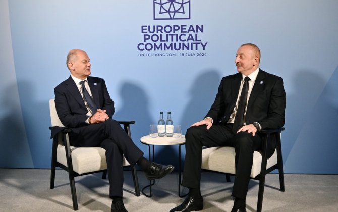Ильхам Алиев встретился с канцлером Германии в Оксфорде