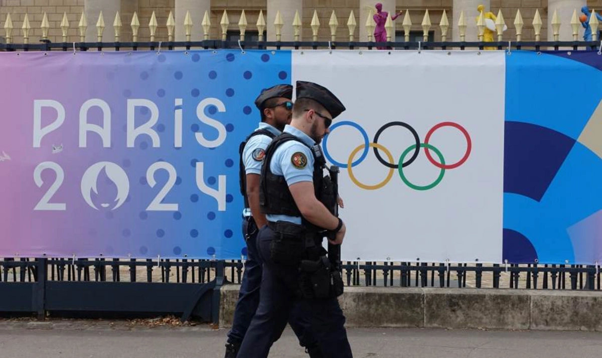 Французским полицейским запретили жевать жвачку во время Олимпиады