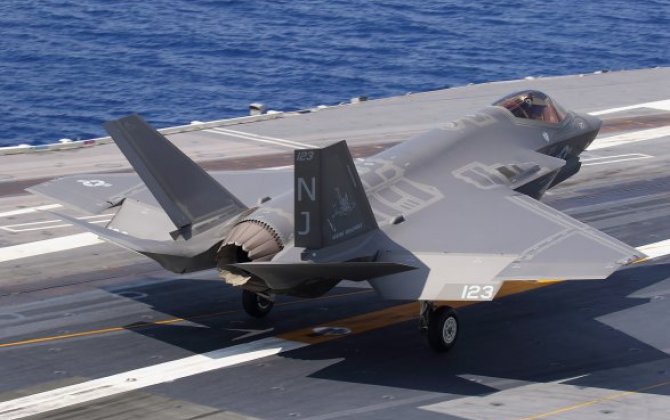 США приняли на вооружение усовершенствованные истребители F-35