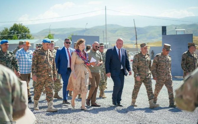 ABŞ-nin Ermənistandakı səfiri birgə təlimləri müşahidə etdi...-FOTOLAR