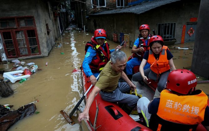 На востоке Китая эвакуировали свыше 150 тыс. человек из-за тайфуна
