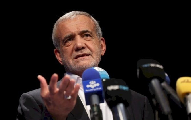 İranın azərbaycanlı prezidenti: “Məni çox tərifləməyin, səhvlərimi deyin!”