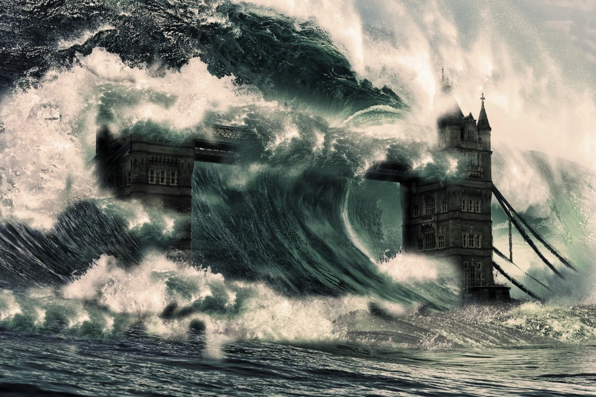 СМИ: Лондону грозит цунами из-за затонувшего в Темзе 