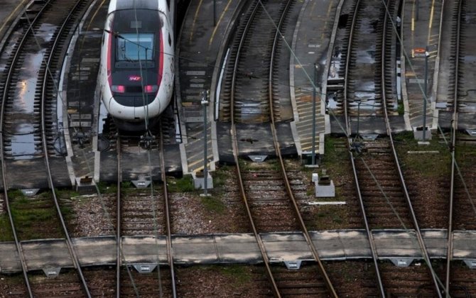 Во Франции треть высокоскоростных поездов отменены в субботу на основных линиях