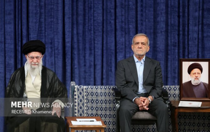 Xamenei Pezeşkianı İranın yeni prezidenti kimi təsdiqlədi – FOTO