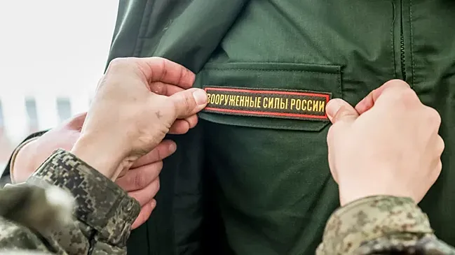 Для новых граждан России могут увеличить срок службы в армии