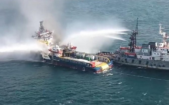 Пожар на судне снабжения в Каспийском море полностью потушен