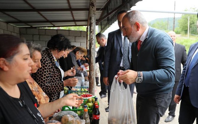 Paşinyan yolüstü bazardan əncir və doşab aldı...-VİDEO