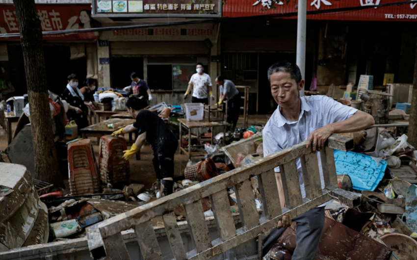 В Китае при сходе селевого потока погибли 4 человека, десятки пропали без вести