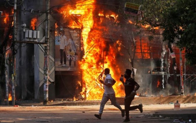 Не менее 300 человек погибли в ходе беспорядков в Бангладеш