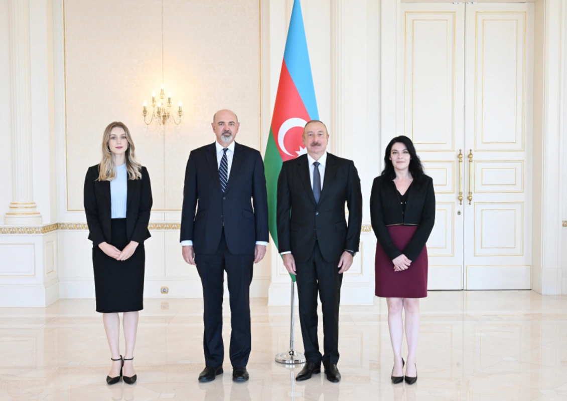 Президент принял верительные грамоты новоназначенного посла Австралии в Азербайджане-ФОТО