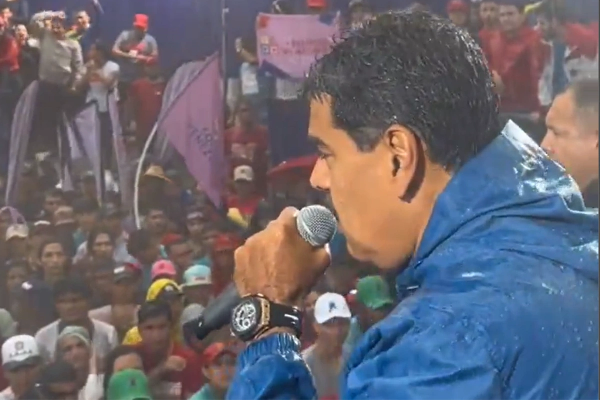 Мадуро пообещал навсегда удалить WhatsApp
