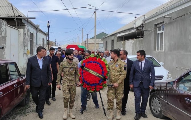 İtkin düşərək həlak olan hərbçimiz DƏFN EDİLDİ - FOTO
