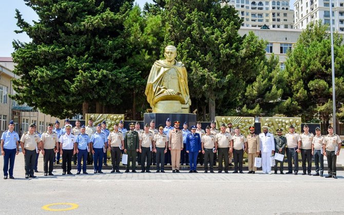 Ərəbistanlı general Azərbaycana gəldi - FOTO