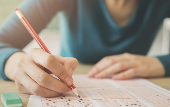 “Bakıda yaşamaq üçün universitetə sənəd verirlər” – SƏRT TƏNQİD 