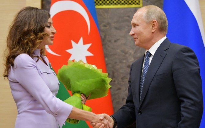 Vladimir Putin Mehriban Əliyevanı təbrik etdi