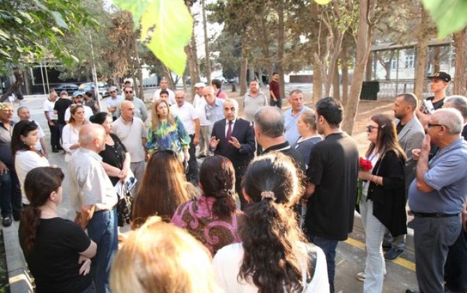 Azay Quliyevin məhəllə görüşləri davam edir - 7-ci mikrorayonda coşqulu qarşılanma